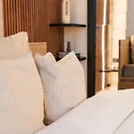 Spacious & Stylish 3 Adjacent Bedrooms In