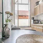 Spacious & Stylish 3 Adjacent Bedrooms In *