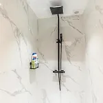 Spacious & Stylish 3 Adjacent Bedrooms In דירה גנט