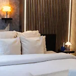 Spacious & Stylish 3 Adjacent Bedrooms In * גנט