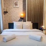 Spacious & Stylish 3 Adjacent Bedrooms In