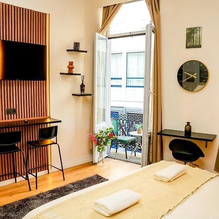 Spacious & Stylish 3 Adjacent Bedrooms In Gent