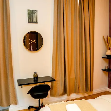 شقة Spacious & Stylish 3 Adjacent Bedrooms In *