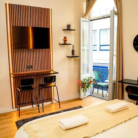 Spacious & Stylish 3 Adjacent Bedrooms In Apartment Gent