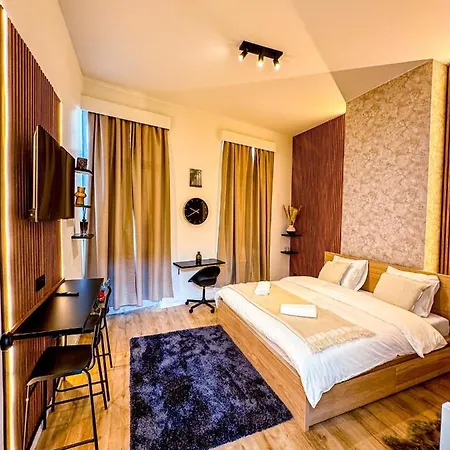 Spacious & Stylish 3 Adjacent Bedrooms In خنت