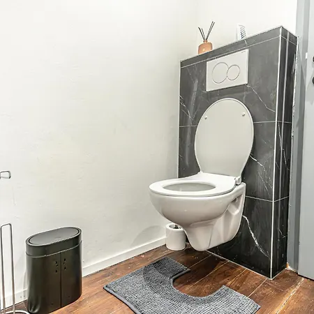 شقة Spacious & Stylish 3 Adjacent Bedrooms In *