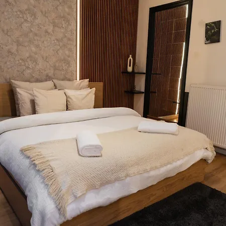 Spacious & Stylish 3 Adjacent Bedrooms In خنت