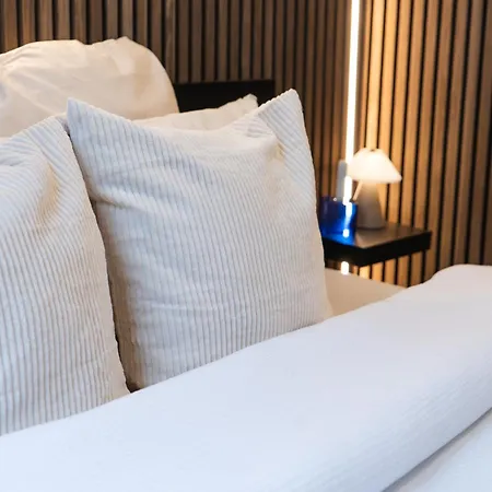Spacious & Stylish 3 Adjacent Bedrooms In خنت