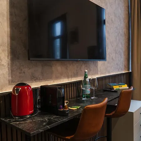 شقة Spacious & Stylish 3 Adjacent Bedrooms In *