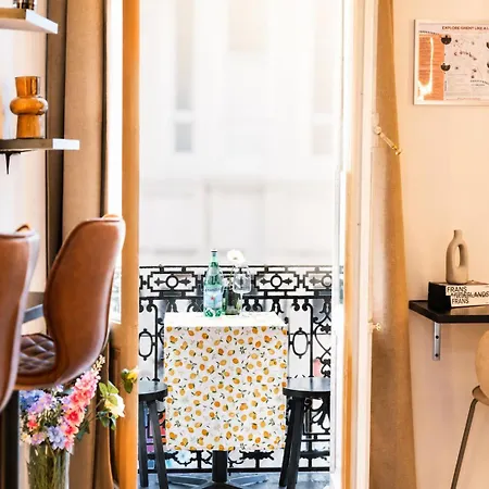 Spacious & Stylish 3 Adjacent Bedrooms In Gent