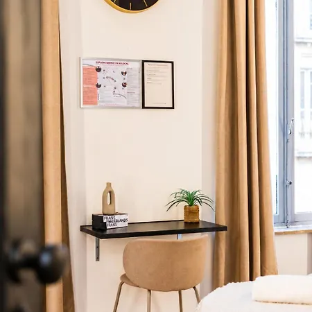 Spacious & Stylish 3 Adjacent Bedrooms In Lägenhet Gent