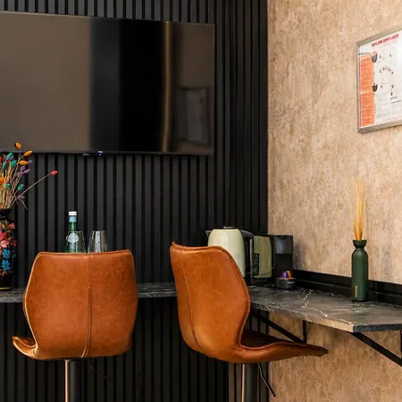 Lägenhet Spacious & Stylish 3 Adjacent Bedrooms In Gent