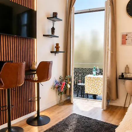 Spacious & Stylish 3 Adjacent Bedrooms In * Gent