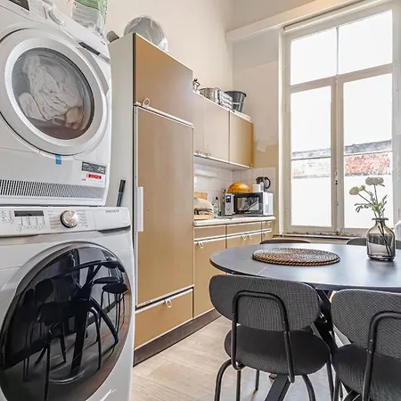 Spacious & Stylish 3 Adjacent Bedrooms In Lägenhet Gent