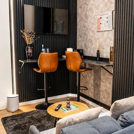 Spacious & Stylish 3 Adjacent Bedrooms In * Gent