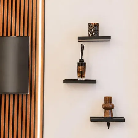 Spacious & Stylish 3 Adjacent Bedrooms In *