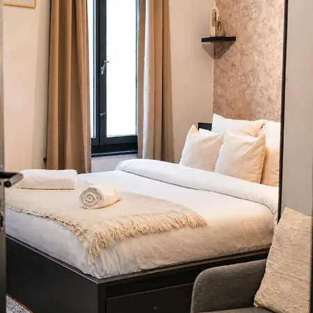 Spacious & Stylish 3 Adjacent Bedrooms In Lägenhet Gent