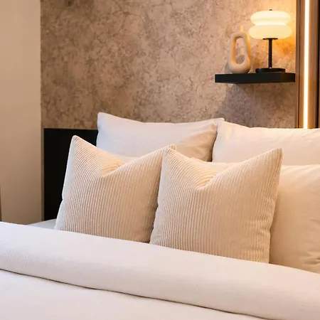 Spacious & Stylish 3 Adjacent Bedrooms In * Gent