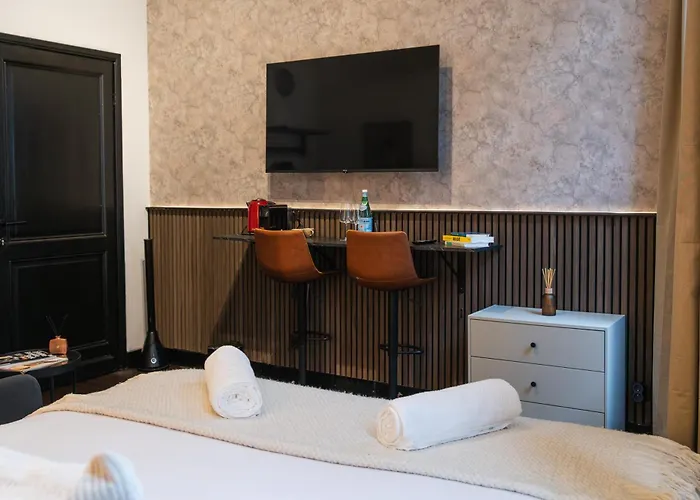 Spacious & Stylish 3 Adjacent Bedrooms In * Gante