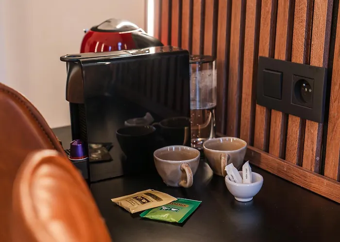 Spacious & Stylish 3 Adjacent Bedrooms In *