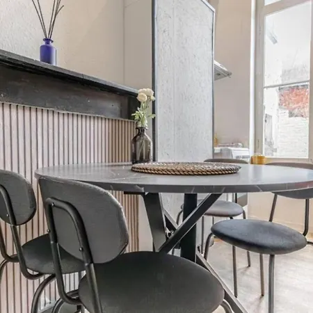 Spacious & Stylish 3 Adjacent Bedrooms In Apartman