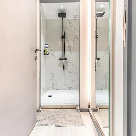 Spacious & Stylish 3 Adjacent Bedrooms In Apartman Gent