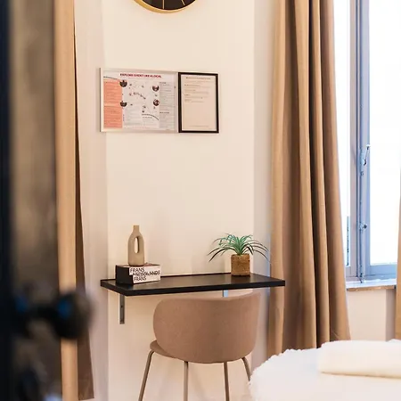 Spacious & Stylish 3 Adjacent Bedrooms In Apartman *