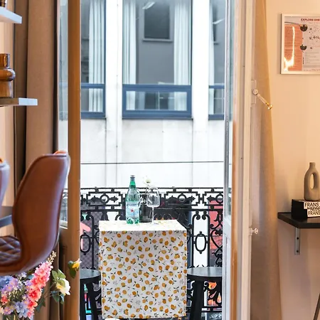 Spacious & Stylish 3 Adjacent Bedrooms In *