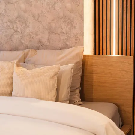 Spacious & Stylish 3 Adjacent Bedrooms In Apartman Gent